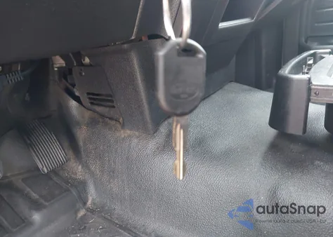 2013 Ford F150 z USA, uszkodzony, nr VIN 1FTMF1CM4DKG02401